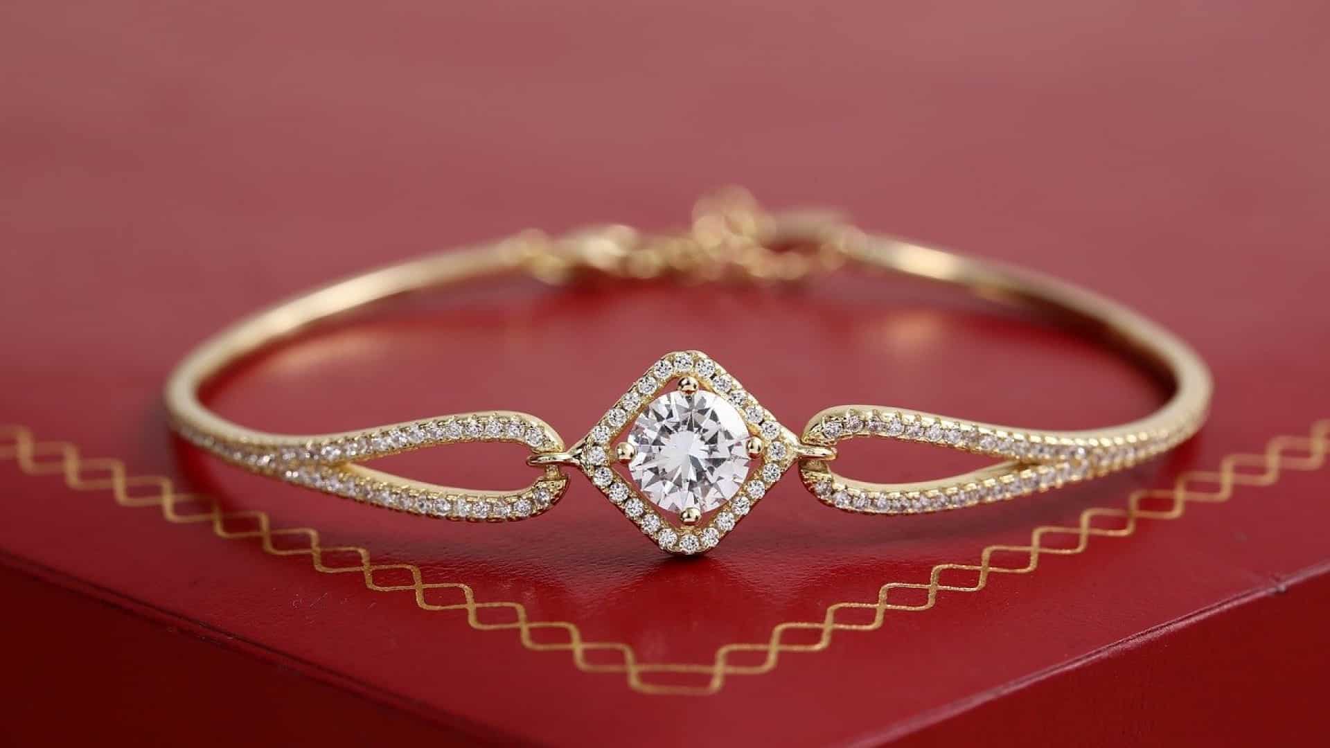 Comment nettoyer ses bijoux sans les abîmer ?