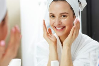 Comment réparer une barrière cutanée fragilisée avec les bons soins hydratants ?