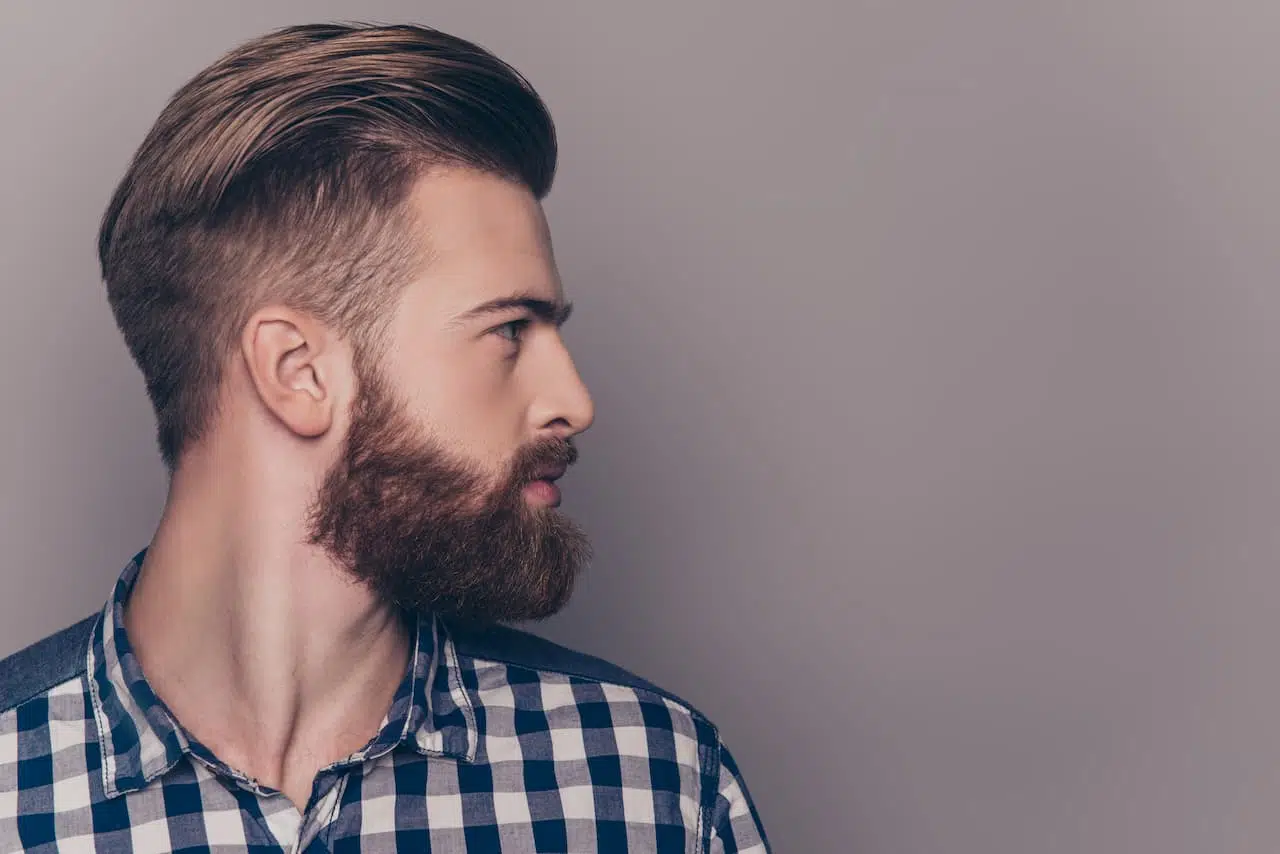 couper soi-même ses cheveux en dégradé court